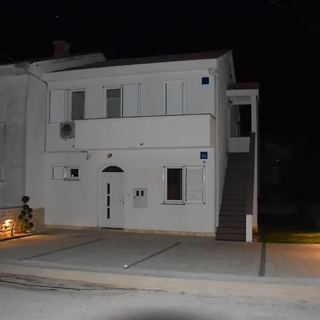 Apartment Bogdan 3 *